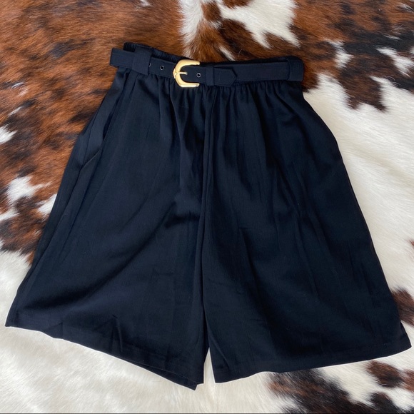 Vintage 80s/90s High Waist Belted Shorts - Picture 3 of 5